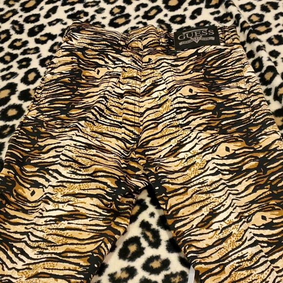Guess Tiger Print Jeans Size 26 - Picture 5 of 6